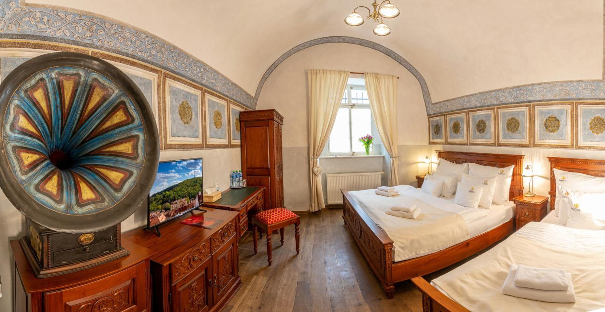 Loreta Hotel Praha Bagian luar foto