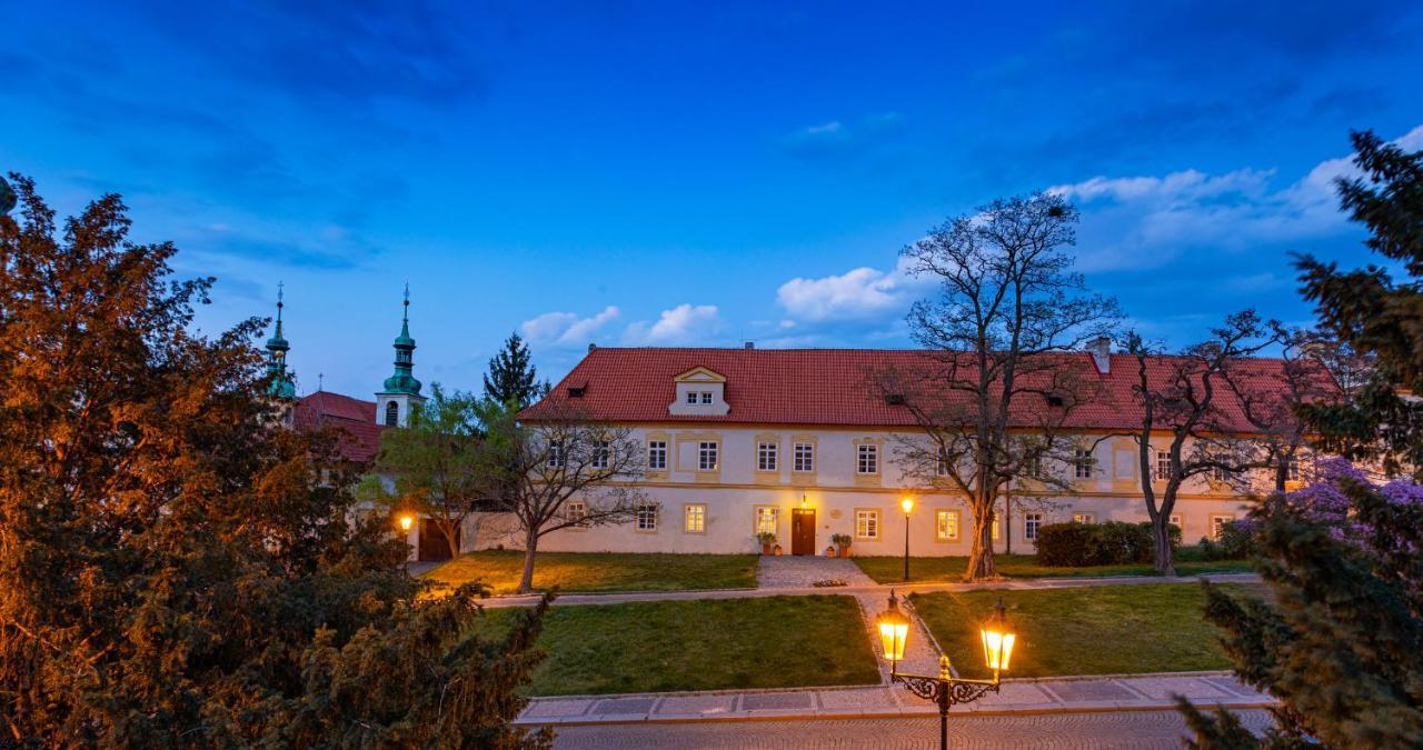 Loreta Hotel Praha Bagian luar foto