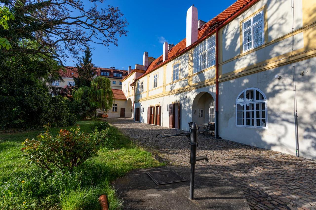 Loreta Hotel Praha Bagian luar foto