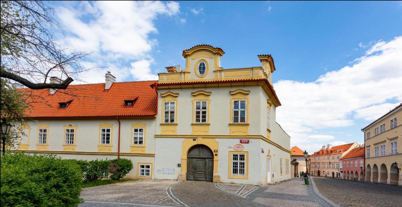 Loreta Hotel Praha Bagian luar foto