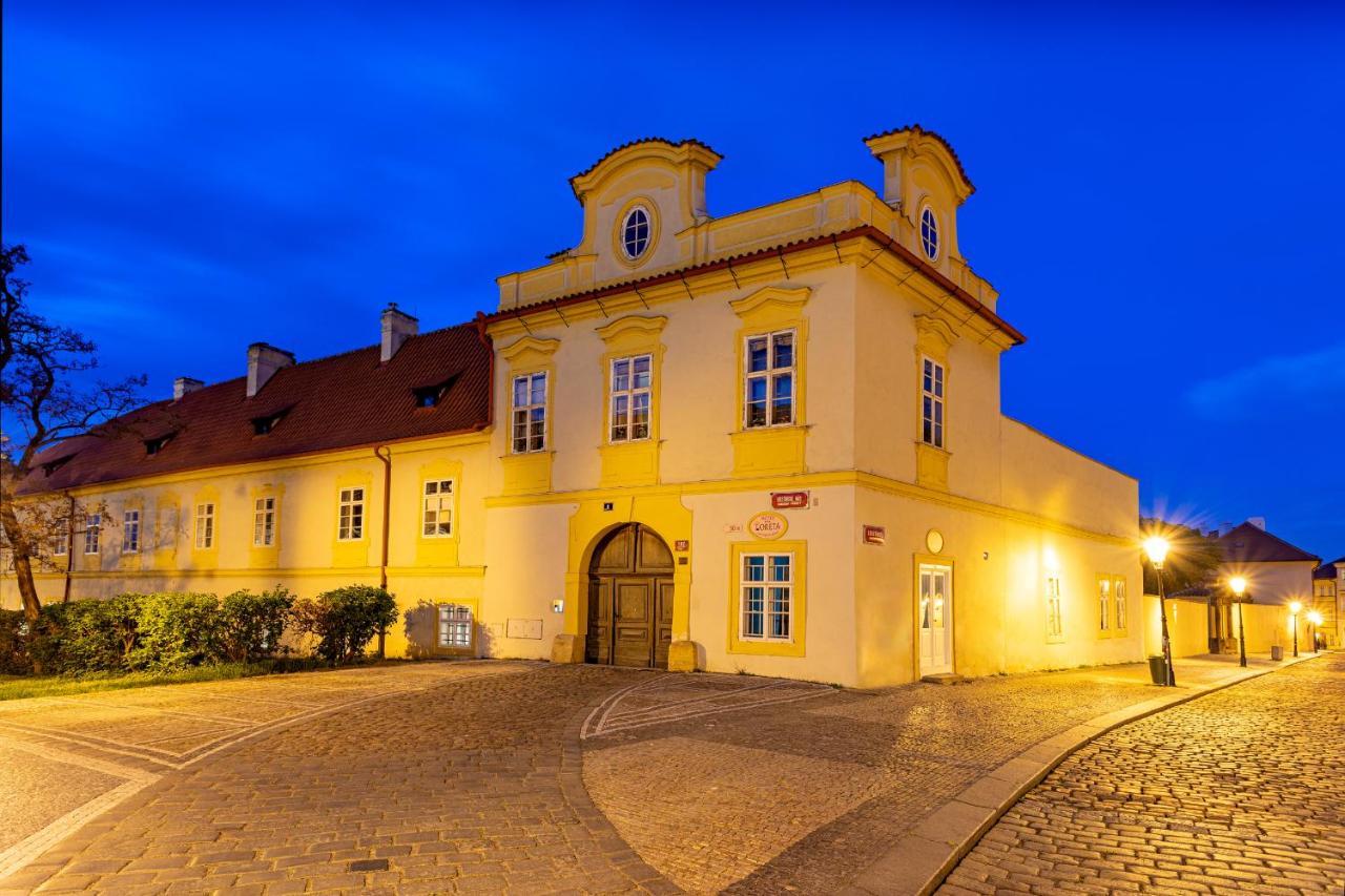 Loreta Hotel Praha Bagian luar foto