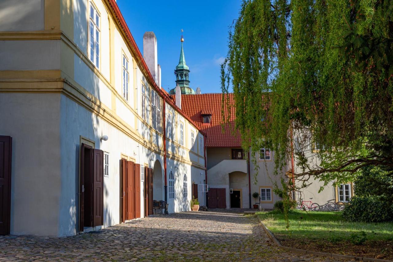Loreta Hotel Praha Bagian luar foto