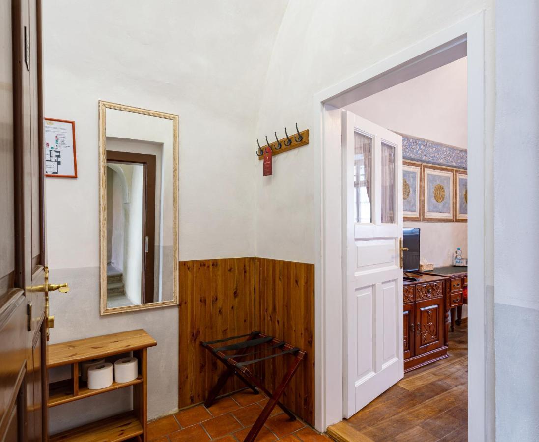 Loreta Hotel Praha Bagian luar foto