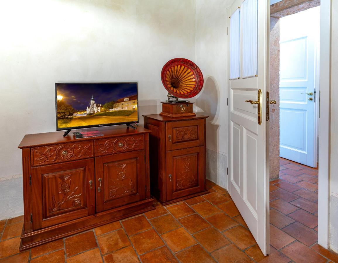 Loreta Hotel Praha Bagian luar foto